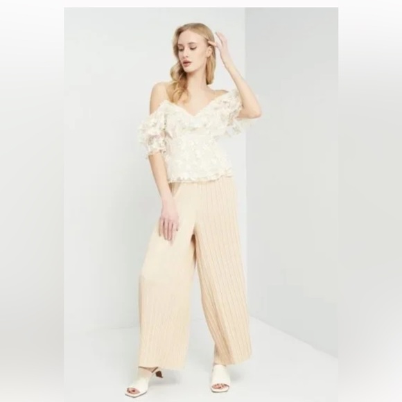 Zara Ivory Floral Lace Off the Shoulder Long Sleeves in Size S - Picture 3 of 10